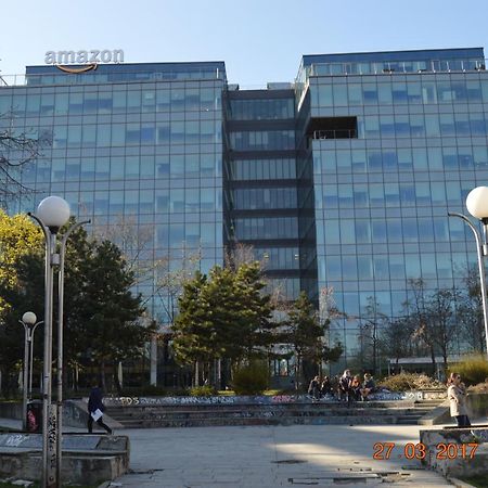 Vacation Apartment Up To 10 Братислава Екстериор снимка